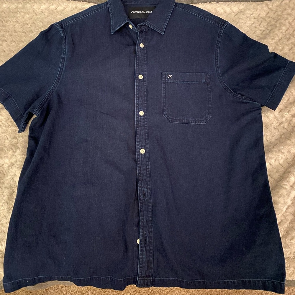 Calvin Klein Button down size lrg
